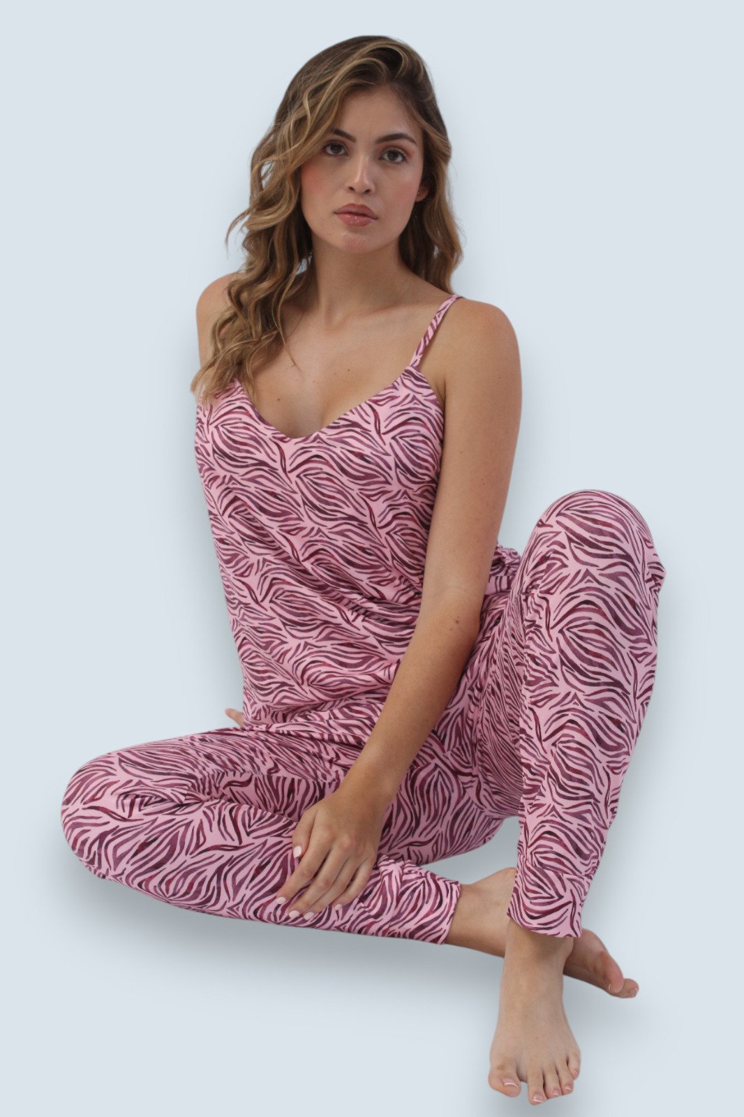 Conjunto de Pijama Pantalón, Blusa con Tiras. - Image 4