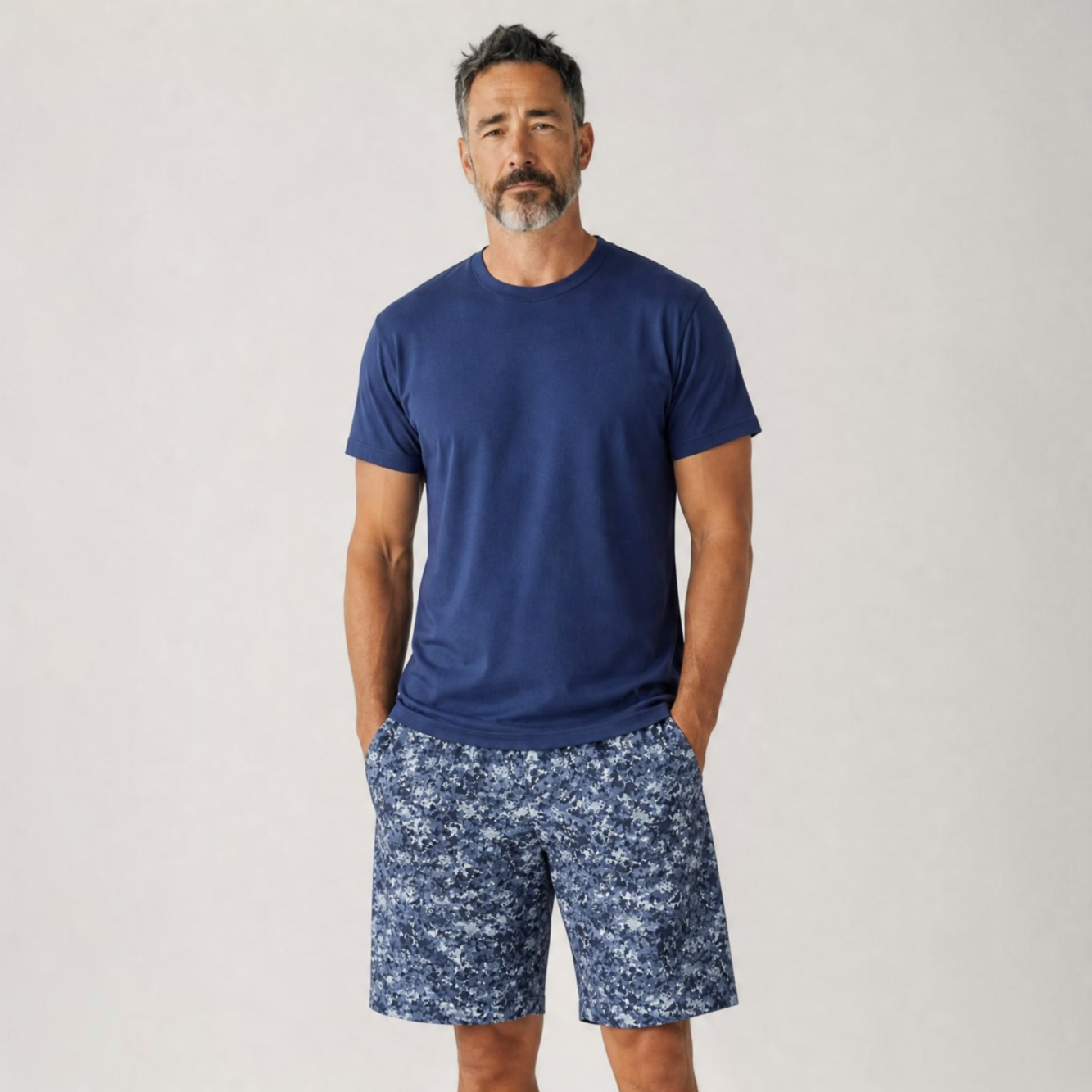 Pijama Hombre Corto largo estampado camuflado en tonos azules.