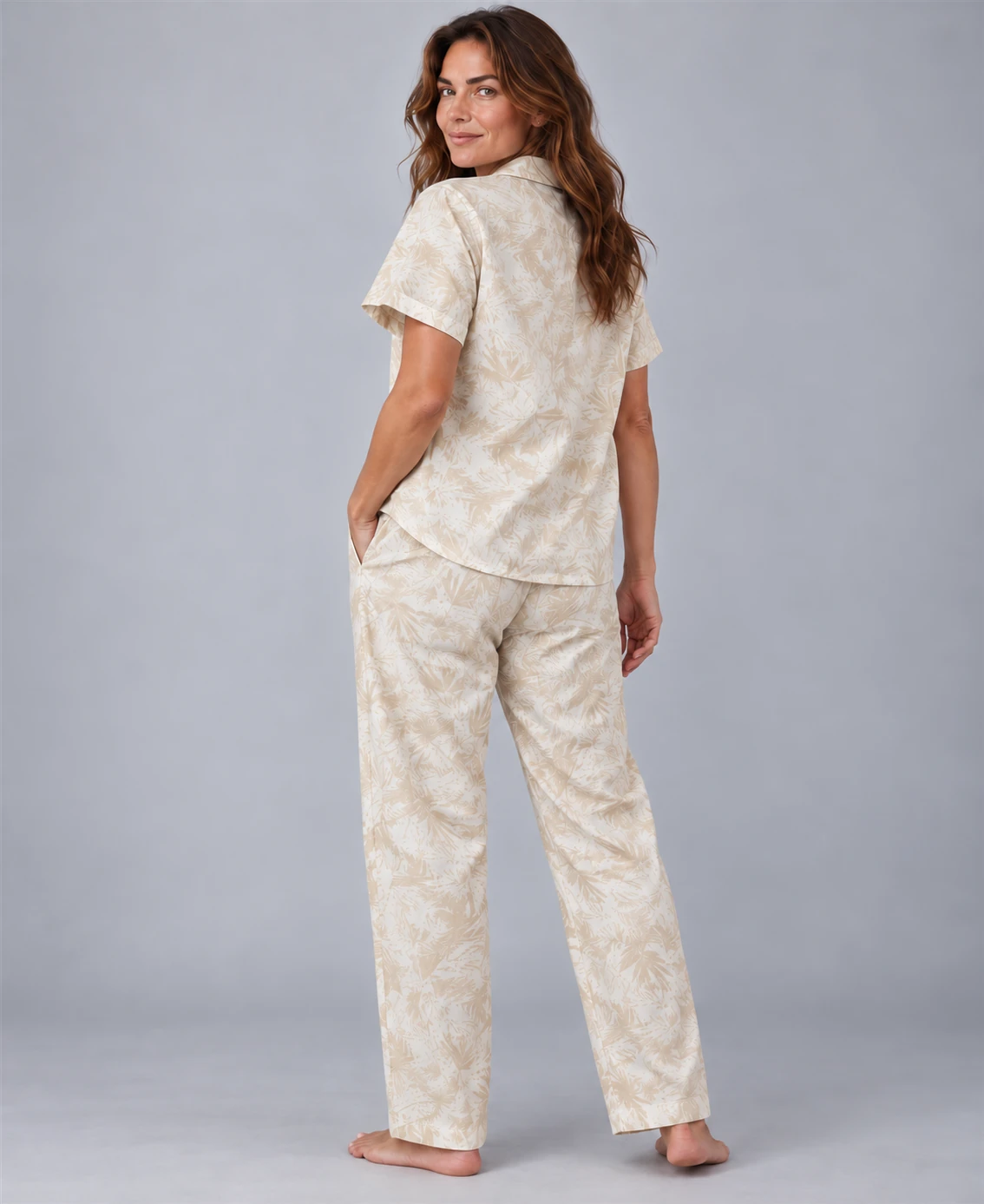 Pijama Pantalón en 100% Algodón con Estampado de Hojas Champaña - Image 3